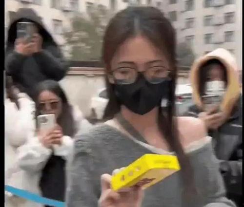 网红吃瓜爆料空姐视频,空姐私密视频事件,吃瓜群众热议不断 第3张 网红吃瓜爆料空姐视频,空姐私密视频事件,吃瓜群众热议不断 第3张